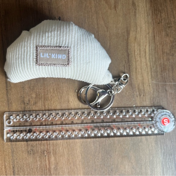 Plush Dumpling Key Chain - Picture 4 of 4